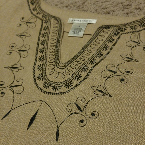 Linen Stitched Laura Ashley Tank Top - Picture 3 of 7